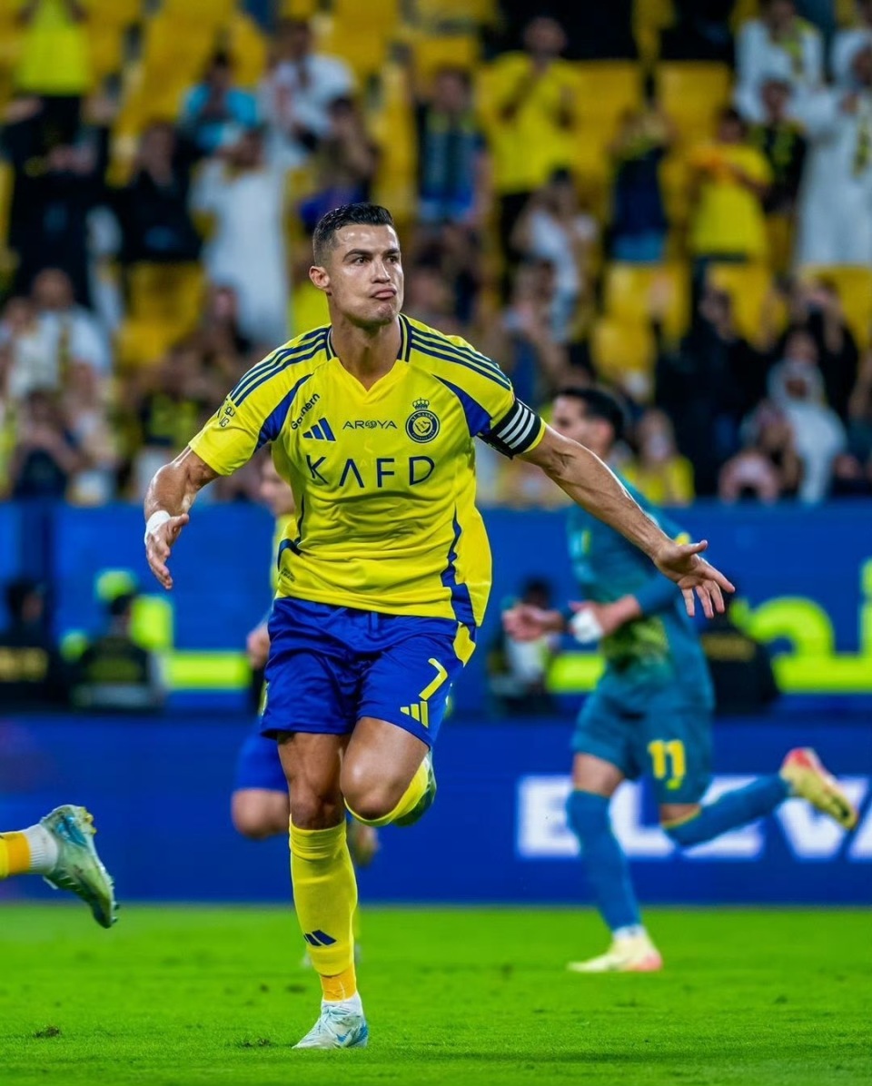 皇家马德里小胜巴塞罗那，C罗梅开二度带领球队取胜的简单介绍